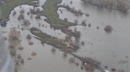Бизнесмены ЗКО помогают бороться с паводком