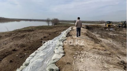 В ЗКО возводят дамбу в 43 километра