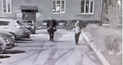 В Подмосковье задержали мужчину, который обливал прохожих кислотой.