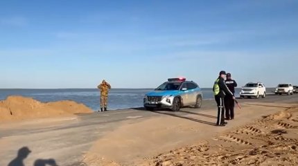 Размытую паводками дорогу между Актау и Атырау удалось открыть