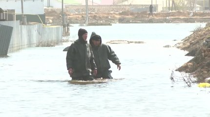 Құлсары қаласының тұрғындары депутаттарға өз талаптары мен ұсыныстарын жеткізді