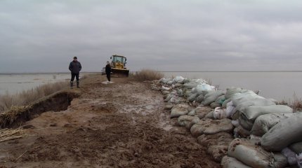 Сила - в единстве: сельчане отвели большую воду от пригорода Астаны