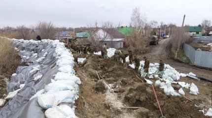 "Никто не устал", - спасатель из СКО рассказал о борьбе со стихией