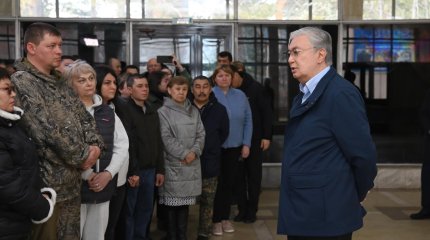 Президент встретился с эвакуированными североказахстанцами