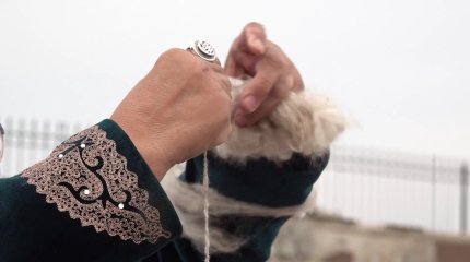Оралдық отбасы үйін су басқанына қарамастан, эвакуациялық орталықта бесік тойын тойлады