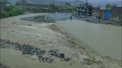 Сильные дожди вызвали хаос в странах Азии