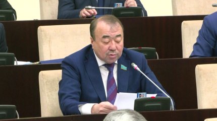 "Тасқын судан зардап шеккен өңірлерде оқушылар ҰБТ-ға сапалы дайындала алмайды",-сенатор