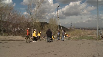 Участники акции «Таза Қазақстан» убрали мусор в сакральных местах ВКО