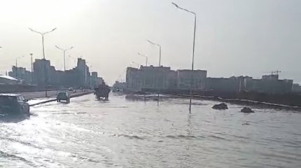 Столичный проспект затопило талыми водами