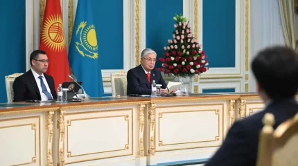 Қасым-Жомарт Тоқаев пен Садыр Жапаров БАҚ өкілдері үшін брифинг өткізді