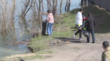 В Астане одновременно  5000 студентов вышли на субботник