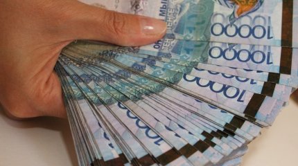 Главбух и завхоз обокрали школу Алматы на 11 миллионов тенге