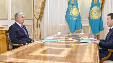 Жаңадан қызметке тағайындалған Әлихан Смайылов Президентпен кездесті