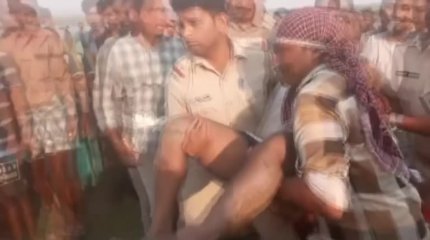 Семь человек утонули из-за опрокидывания речного судна в Индии