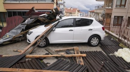 Шторм обрушился на Анкару: есть пострадавшие