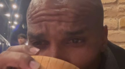 Легенда мирового футбола Флоран Малуда попробовал кумыс в Алматы