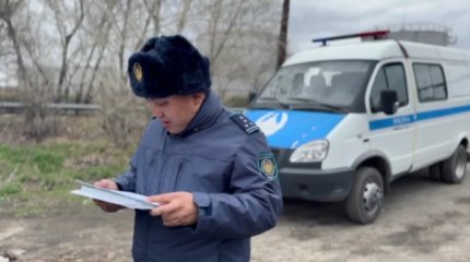 Две недели не могут найти несовершеннолетнего брата и сестру в Семее