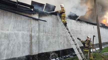 Крупный склад горит в Костанае
