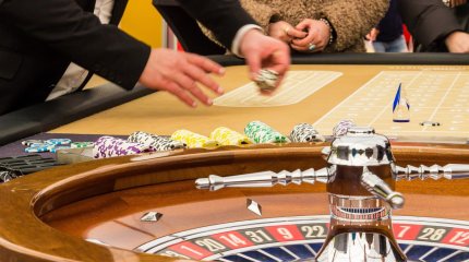 Танымал адамдарға құмар ойынды жарнамалауға тыйым салынады - Мәжіліс