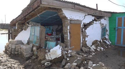 Павлодарда тасқыннан зардап шеккен ауылда жаңа үйдің құрылысы басталды