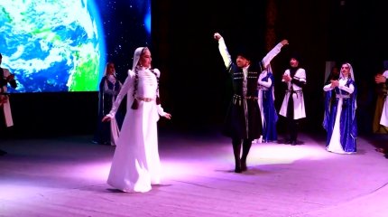 Лезгинка объединила жителей Усть-Каменогорска разных национальностей