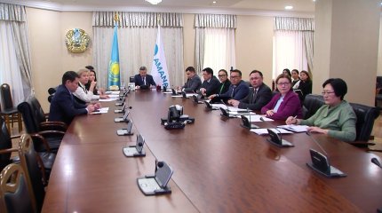 «Қарызсыз қоғам»: 80% педагогов говорят об отсутствии учебников по финграмотности