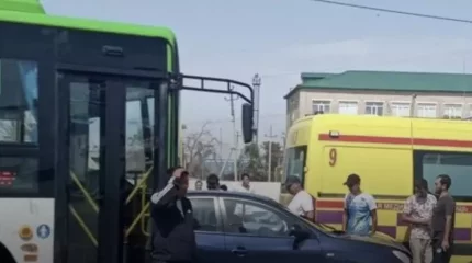 Атырауда жолаушылар автобусы жол апатына ұшырады