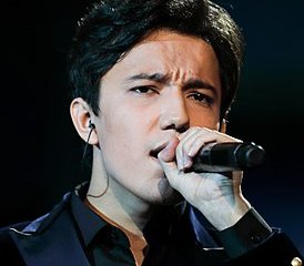 Димаш өзінің жаңа әніне түсірген бейнебаянынан үзіндіні көрсетті