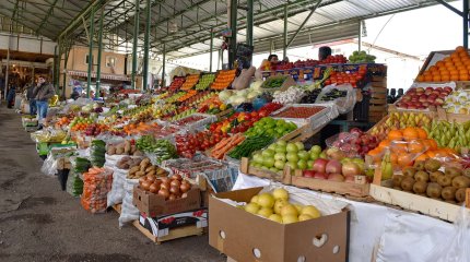 Алматыда полиция қызметкерлері 22 базарды тексерді