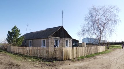 Предприниматель совместно с акиматом купили дом пострадавшей от паводка семье в СКО