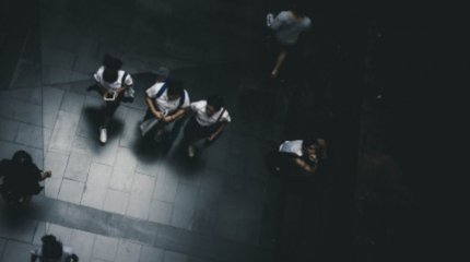 12 жастағы оқушы сыныптастарын атып тастады