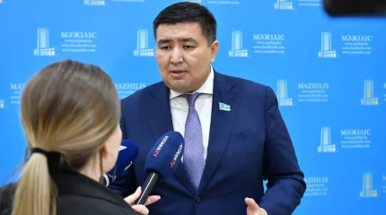 Тарифтер қымбаттап жатыр. Депутат байланыс операторларының әрекетін сынады