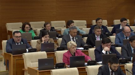 "Ұялы байланыс операторларына заңнама талаптарын күшейту керек", - Е.Бейсенбаев