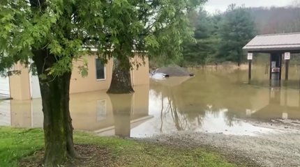 Ураган и мощный торнадо обрушились сразу на несколько штатов США