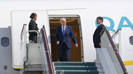 Токаев прибыл в Узбекистан с рабочим визитом