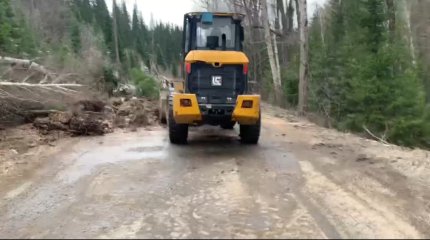 Оползень перекрыл дорогу в ВКО
