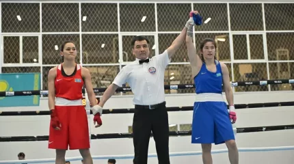 "Жақын адамыңмен жұдырықтасу оңай емес": Назым Қызайбай спаррингтегі қарсыласы туралы айтты