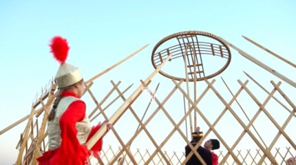 Касым-Жомарт Токаев поздравил казахстанцев с Днем единства народа Казахстана