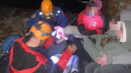 Шымбұлақ шыңына шығып, науқастанып қалған туриске құтқарушылар көмекке келді