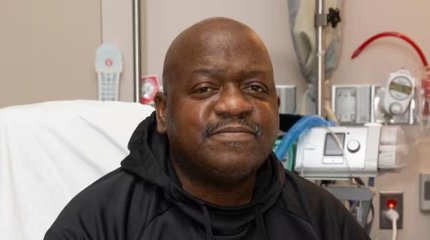 Первый человек со свиной почкой скончался через два месяца после пересадки