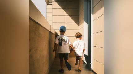 Двое детей выпали с балкона в Кызылорде