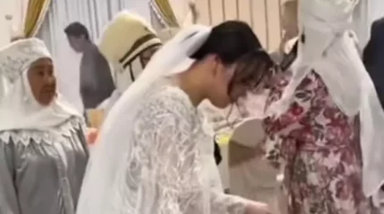 "Білгенін істеді": тойда бауырсақ пісірген қалыңдықтың видеосы елдің ашуына тиді