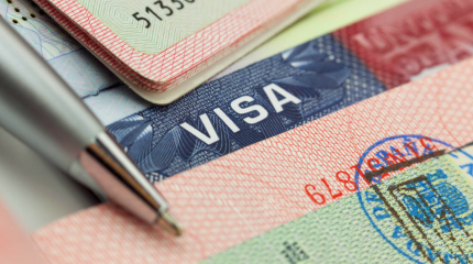 Алматыда блогер Жапония мен Кореяға виза алып беремін деп жұртты алдаған