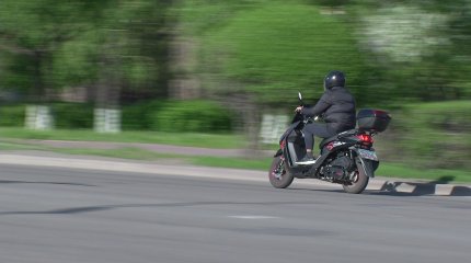 Мопедистов в Казахстане приравняют к полноправным участникам дорожного движения