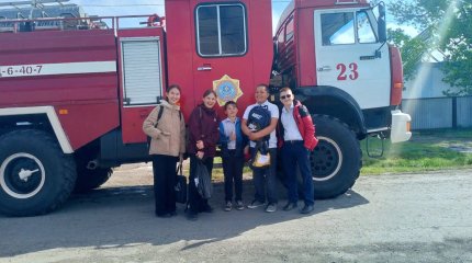 Школьники вынесли пенсионера из горящего дома в Костанайской области