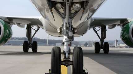 Самолет наехал на человека в Екатеринбурге