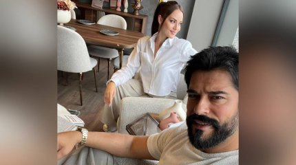 "Король и королева": звезда сериала "Осман" Бурак Озчивит выложил свежие фото с женой Фахрие Эвджен