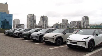 Мәжіліс электромобиль иелерін тұрақта ақы төлеуден босататын заңды қабылдады