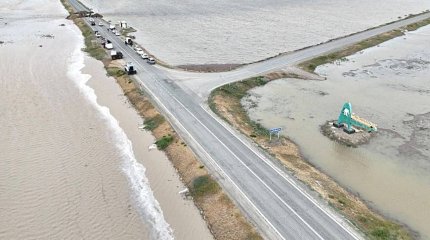 Атырау-Индер трассасы су өткізетін 6 құбыр салу үшін тағы уақытша жабылады