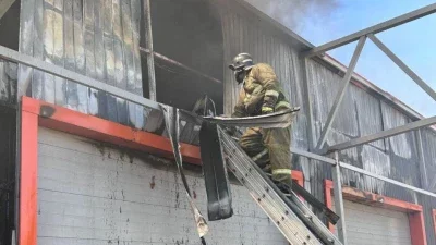 Көкшетауда көлік жуатын орын өртеніп кетті